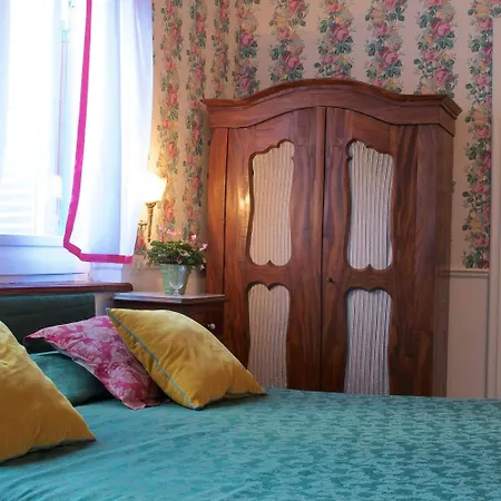 Arco Dei Tolomei B&B 로마