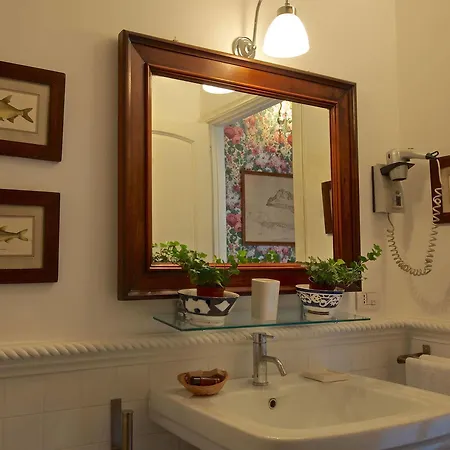 Arco Dei Tolomei B&B