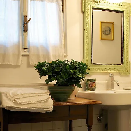 Arco Dei Tolomei B&B 로마